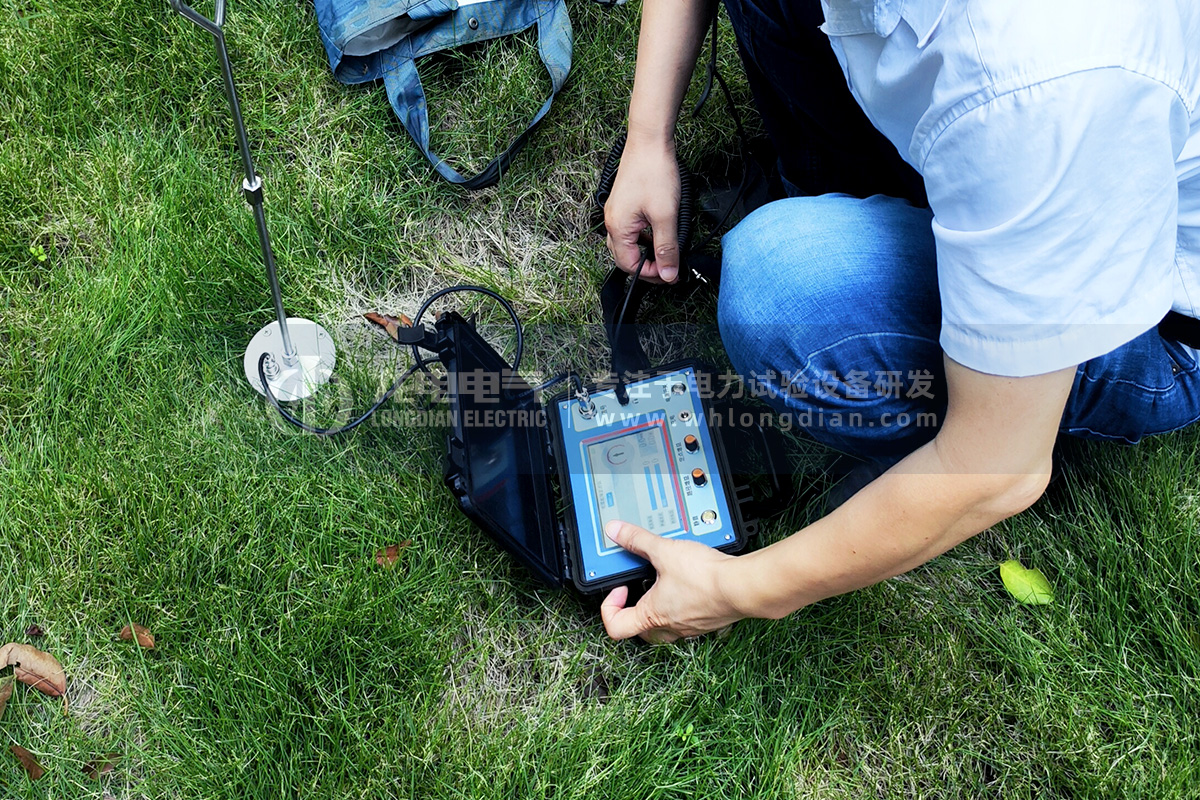 電纜故障測(cè)試現(xiàn)場(chǎng) 電纜故障測(cè)試現(xiàn)場(chǎng)